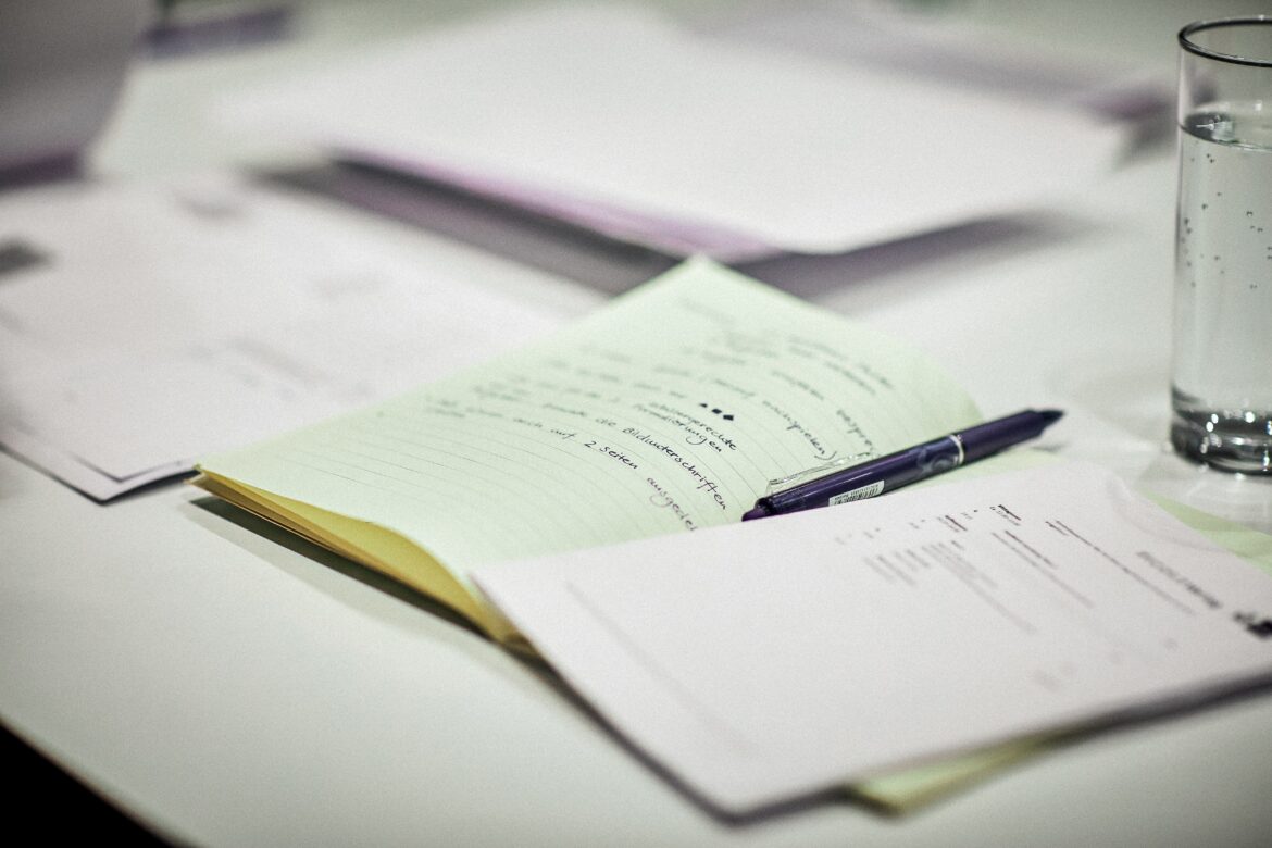 Comparing_university_entrance_exams_and_civil_service_exams