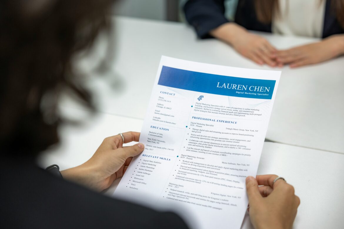 resume-genius-9si2noVCVH8-unsplash